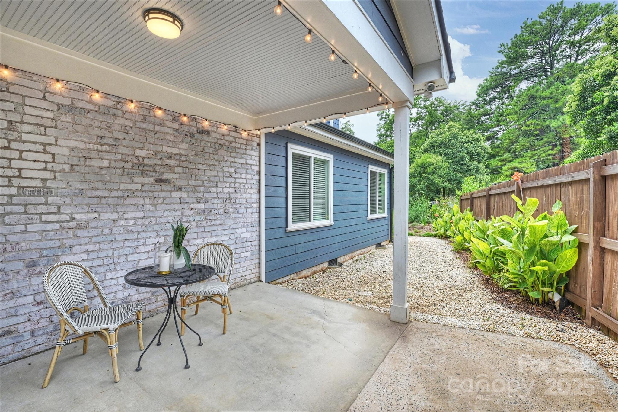 1918 Woodland Drive