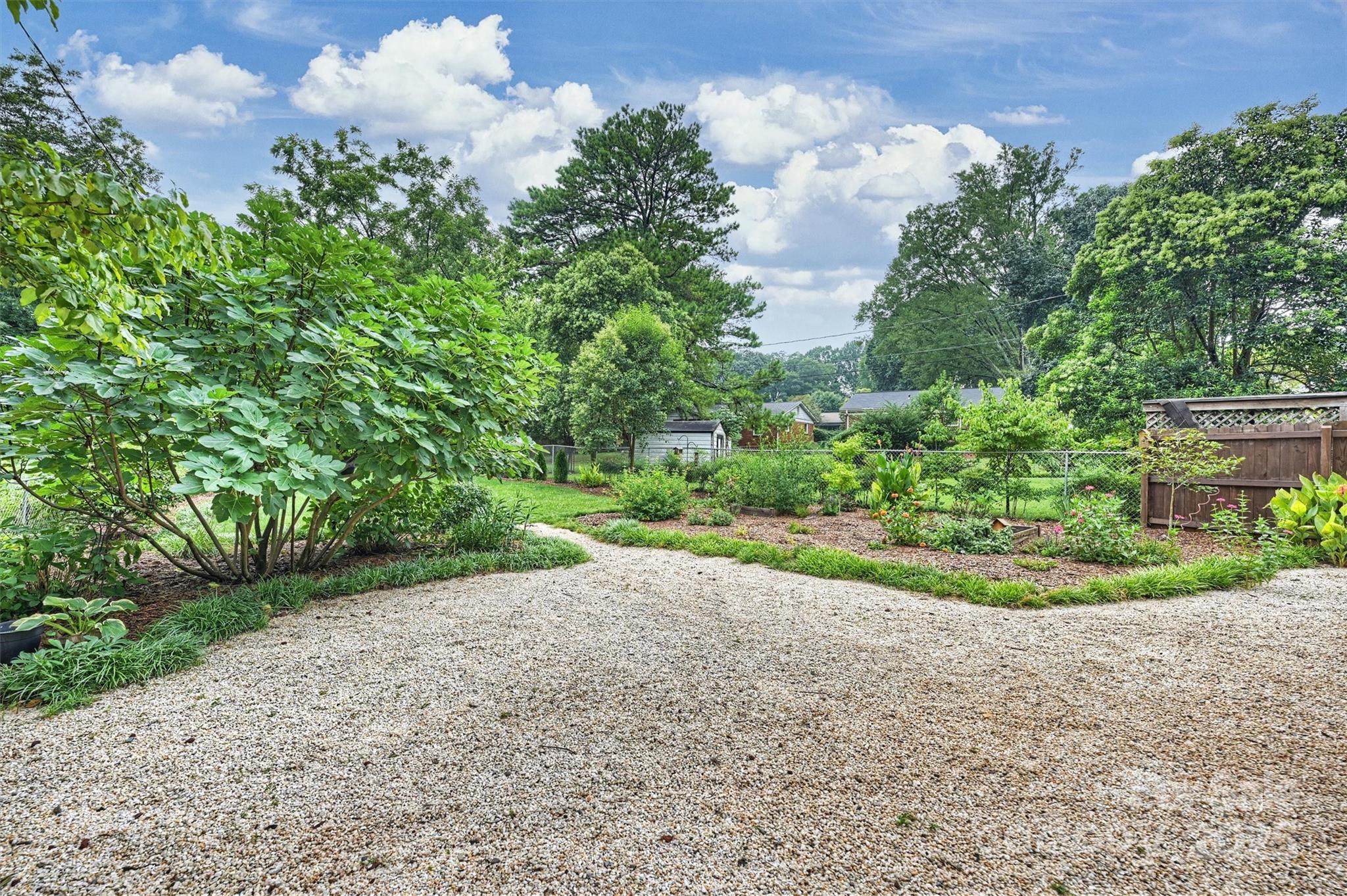 1918 Woodland Drive