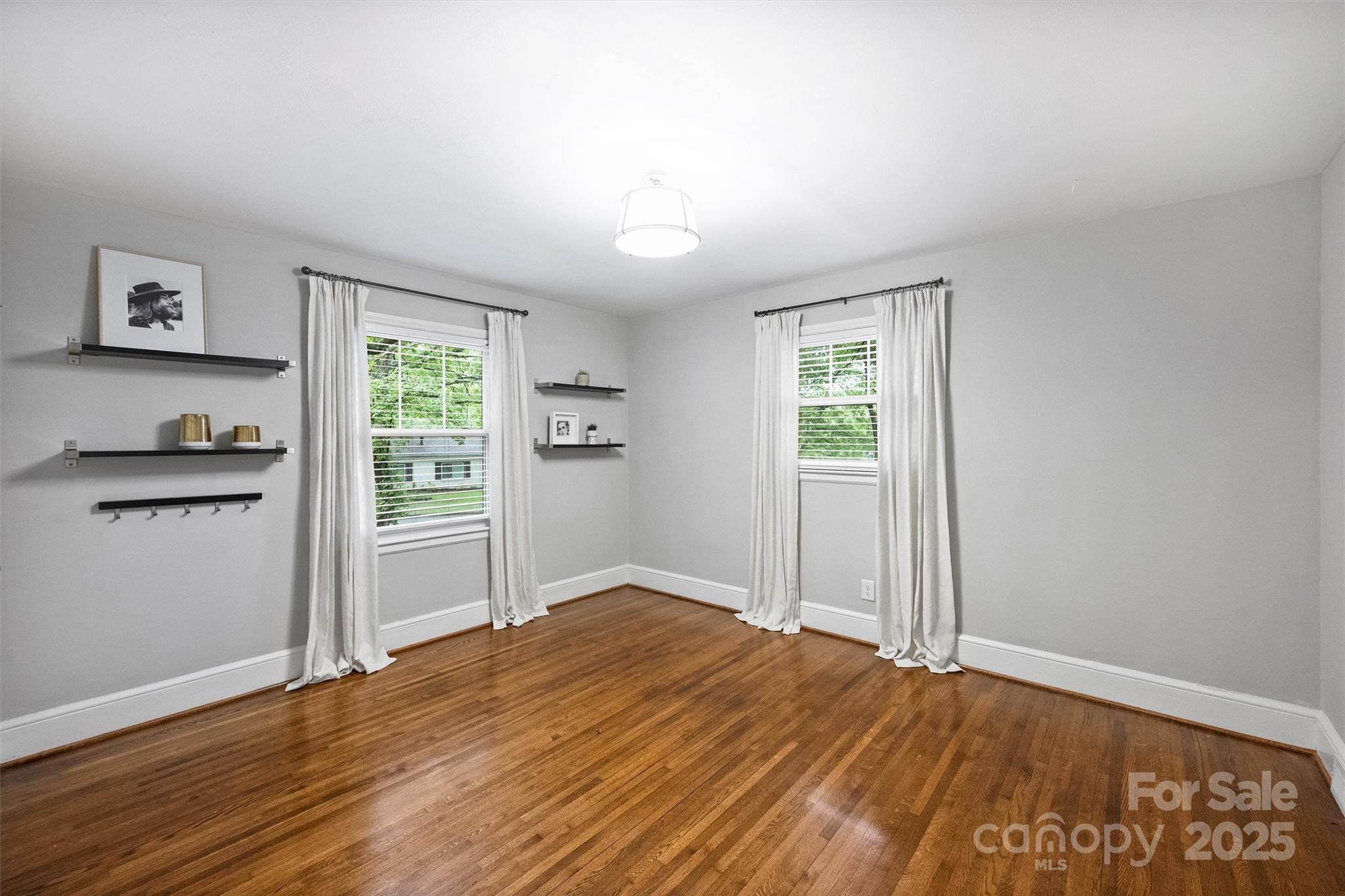 1918 Woodland Drive