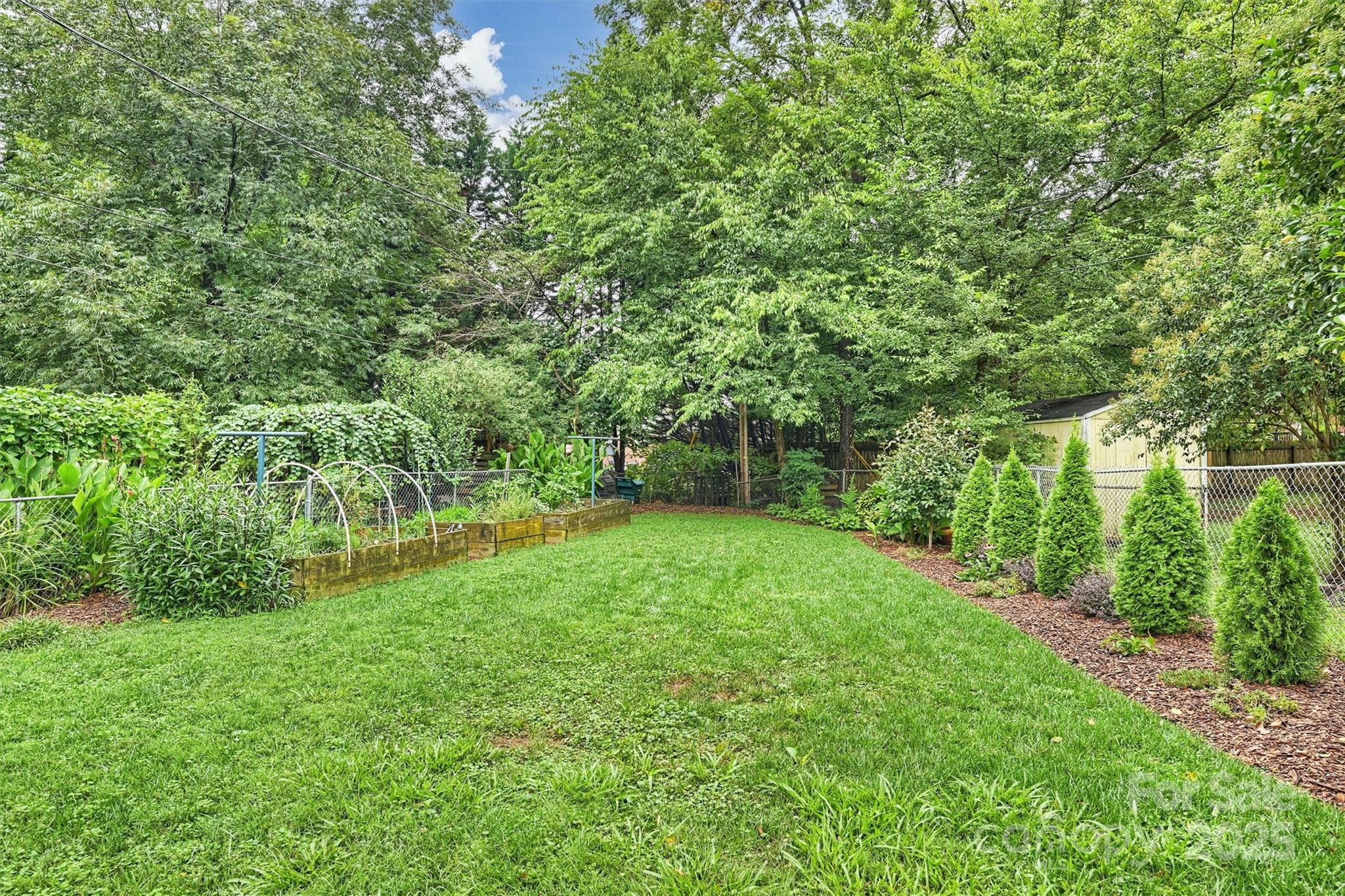 1918 Woodland Drive