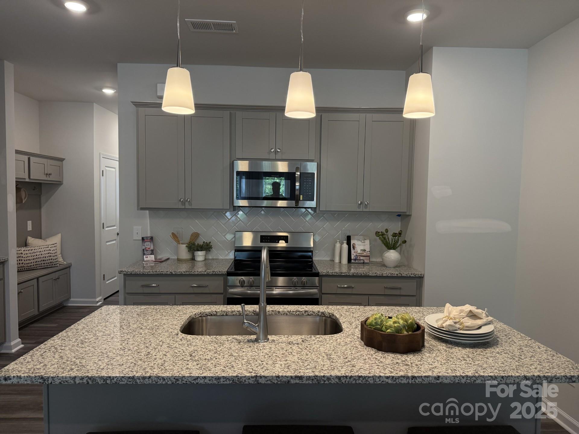 2936 Sloan Drive Unit: 23
