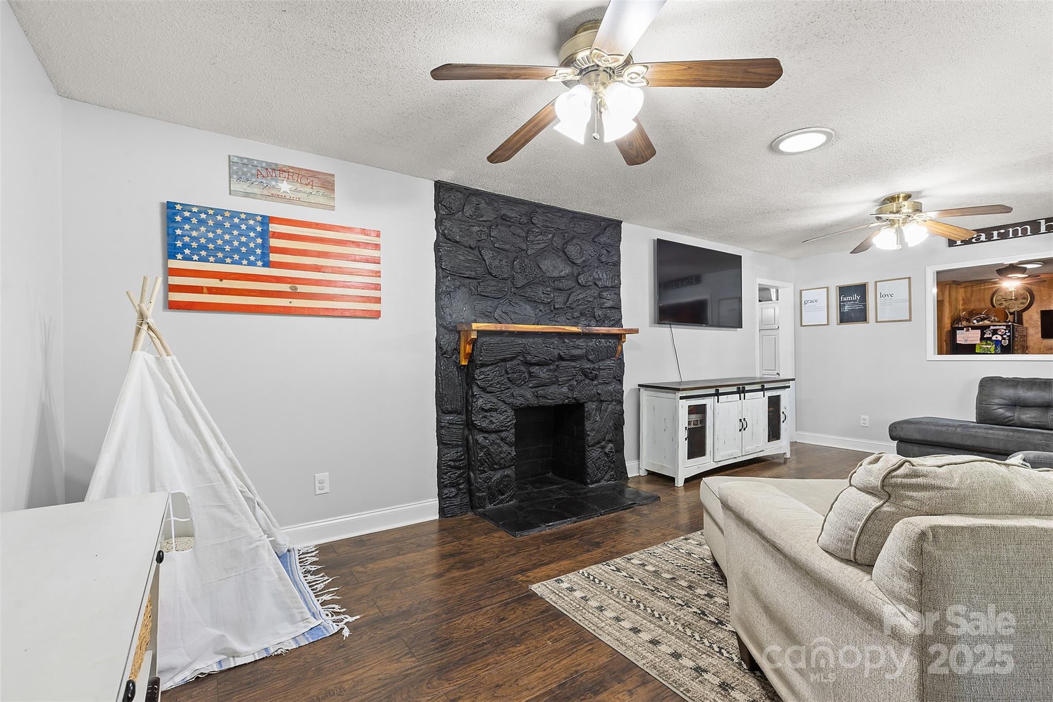 4661 Willie Bayne Lane