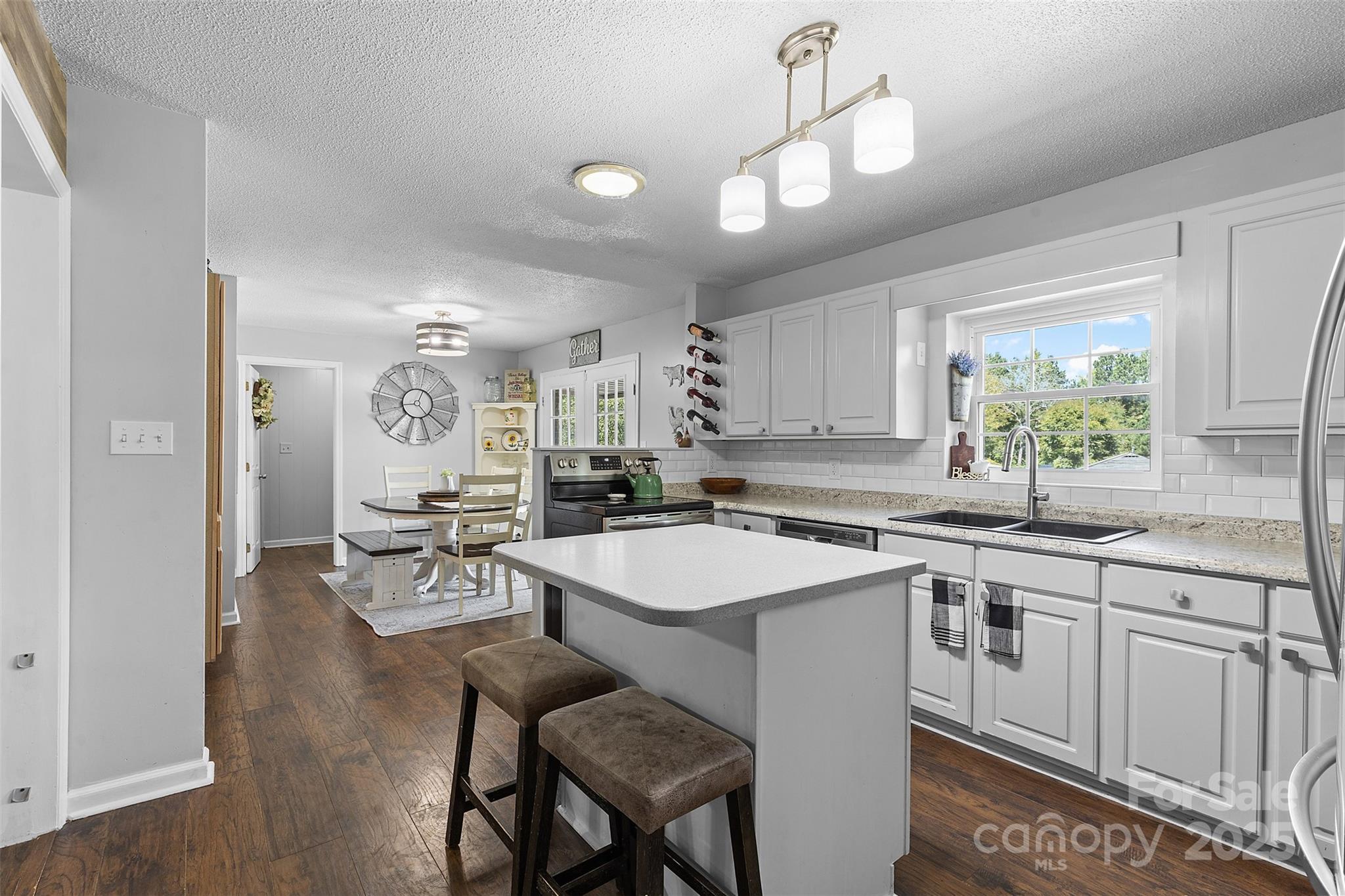 4661 Willie Bayne Lane