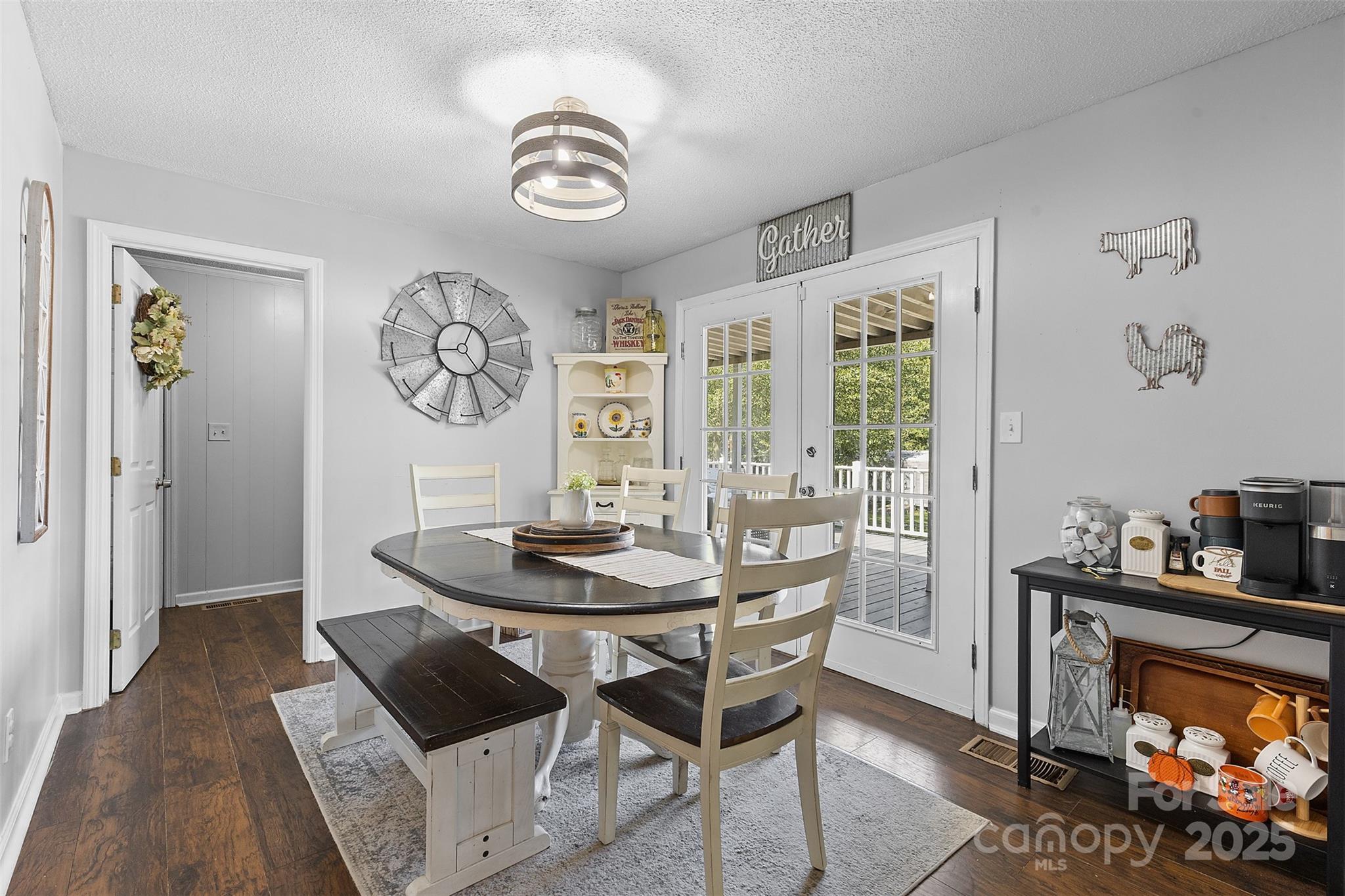 4661 Willie Bayne Lane