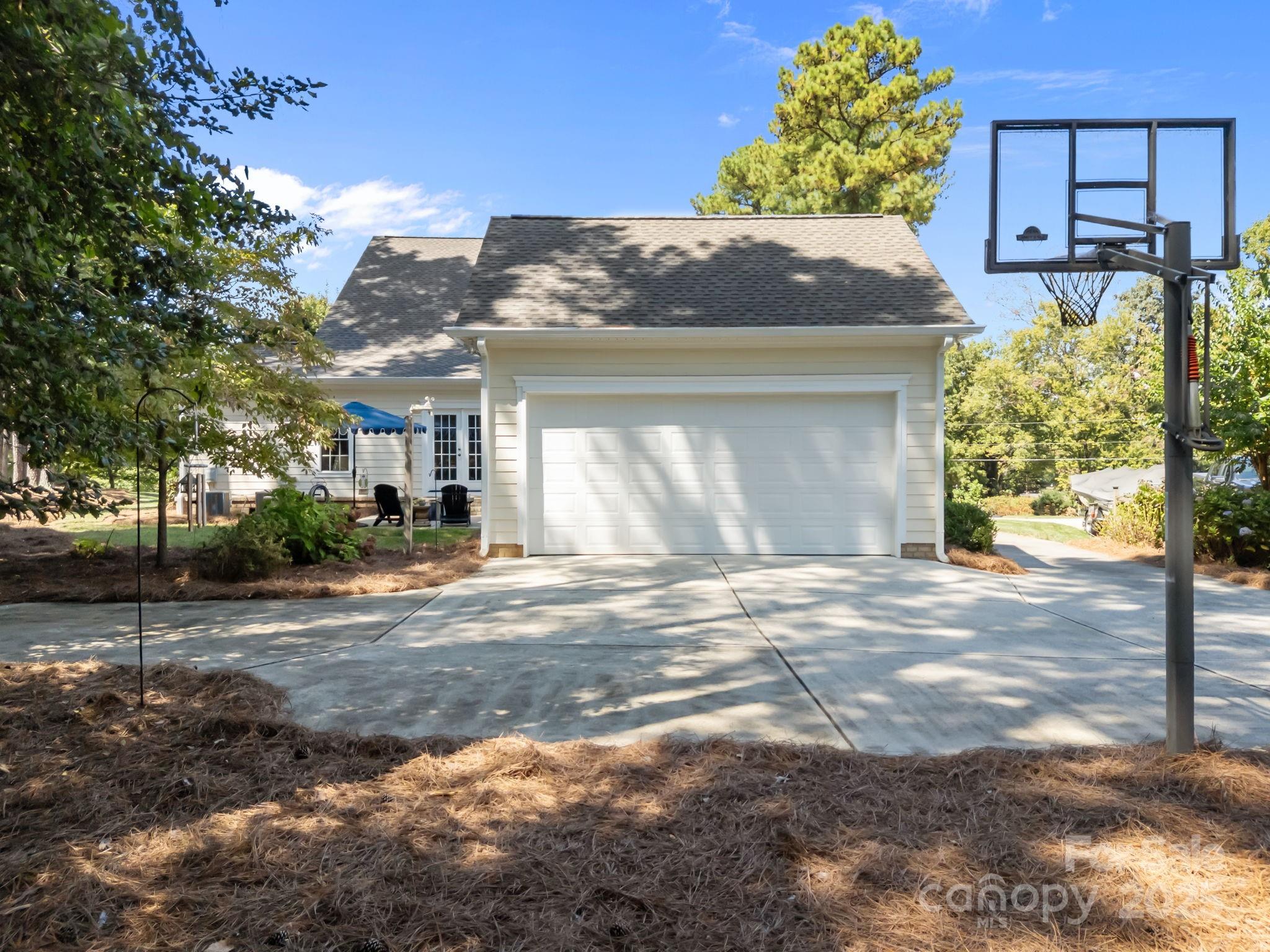 141 Yellow Jacket Circle