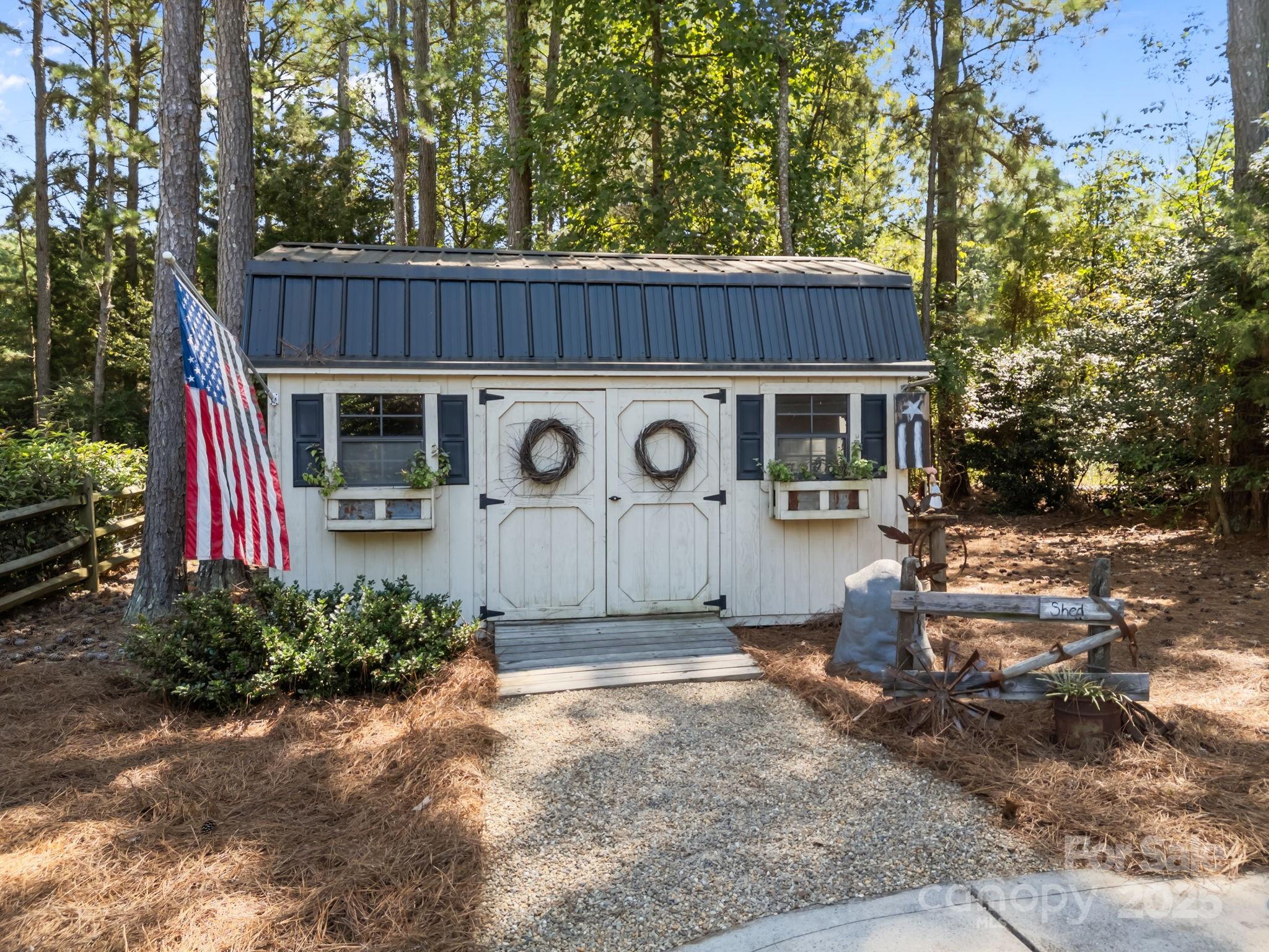 141 Yellow Jacket Circle