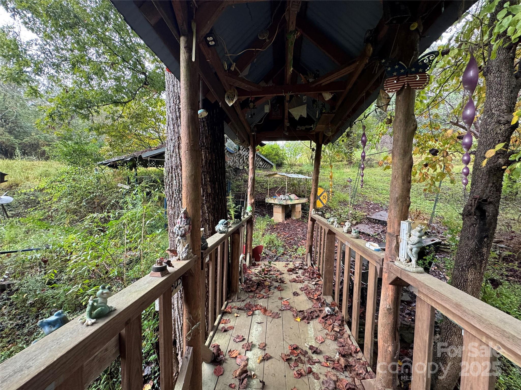 1784 Tomlinson Loop