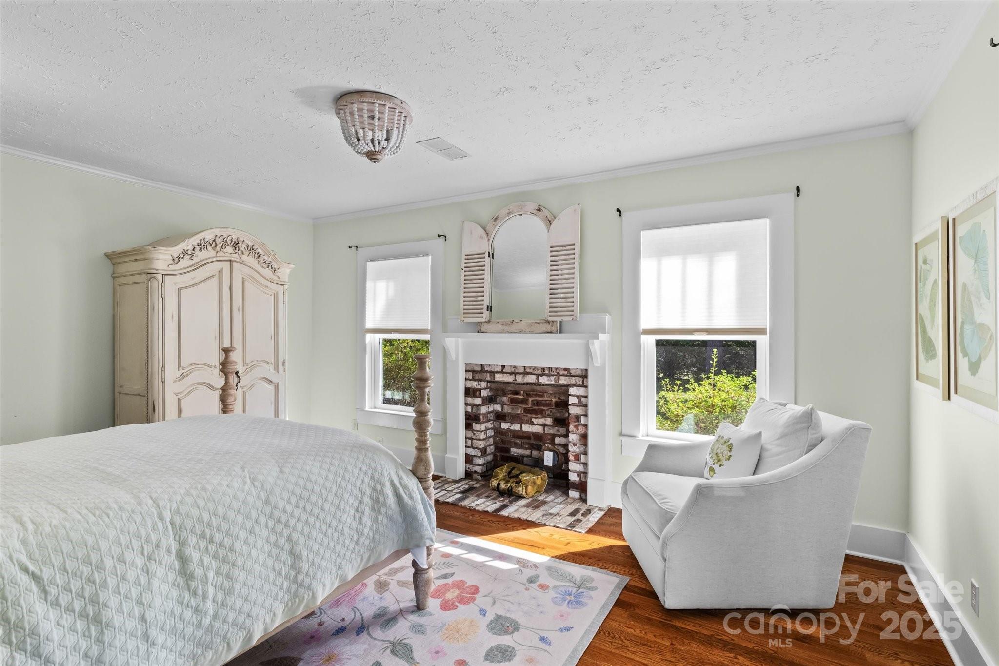 242 Templeton Road