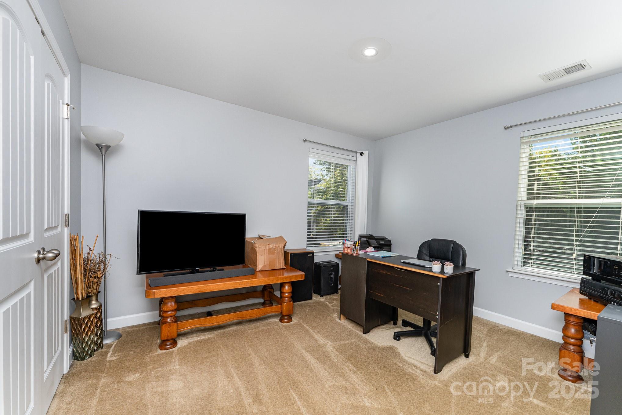 403 Knothole Lane