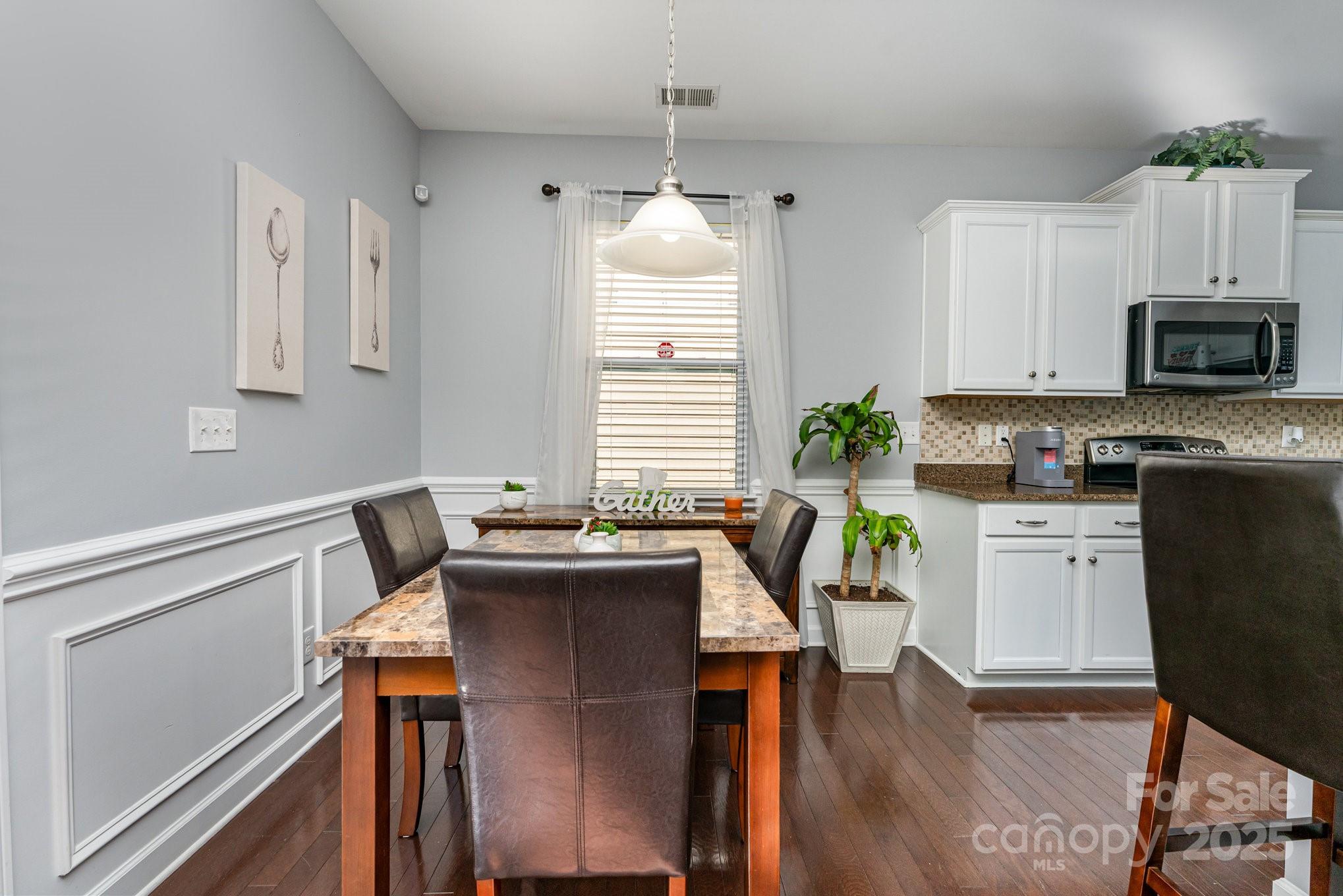 403 Knothole Lane