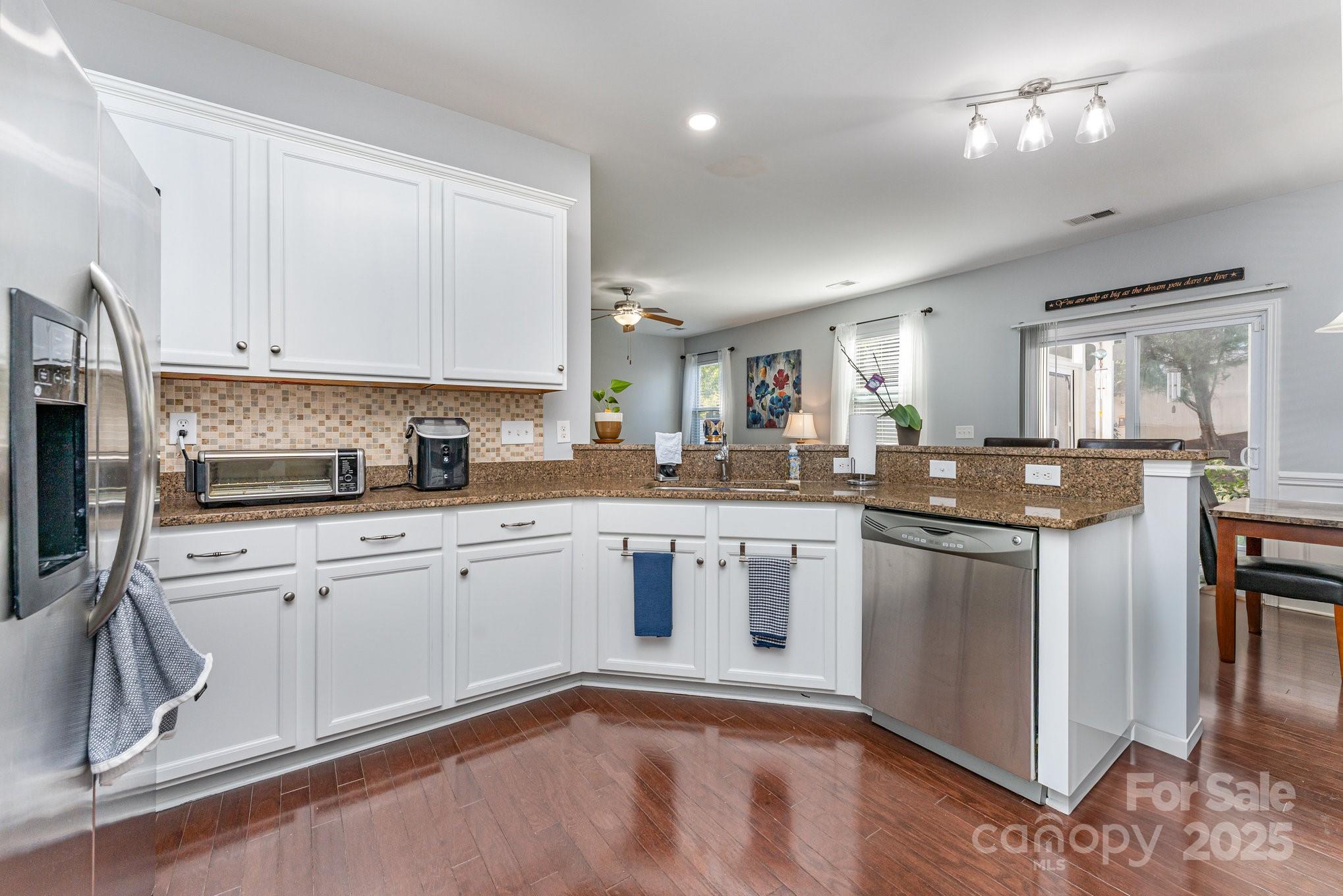 403 Knothole Lane