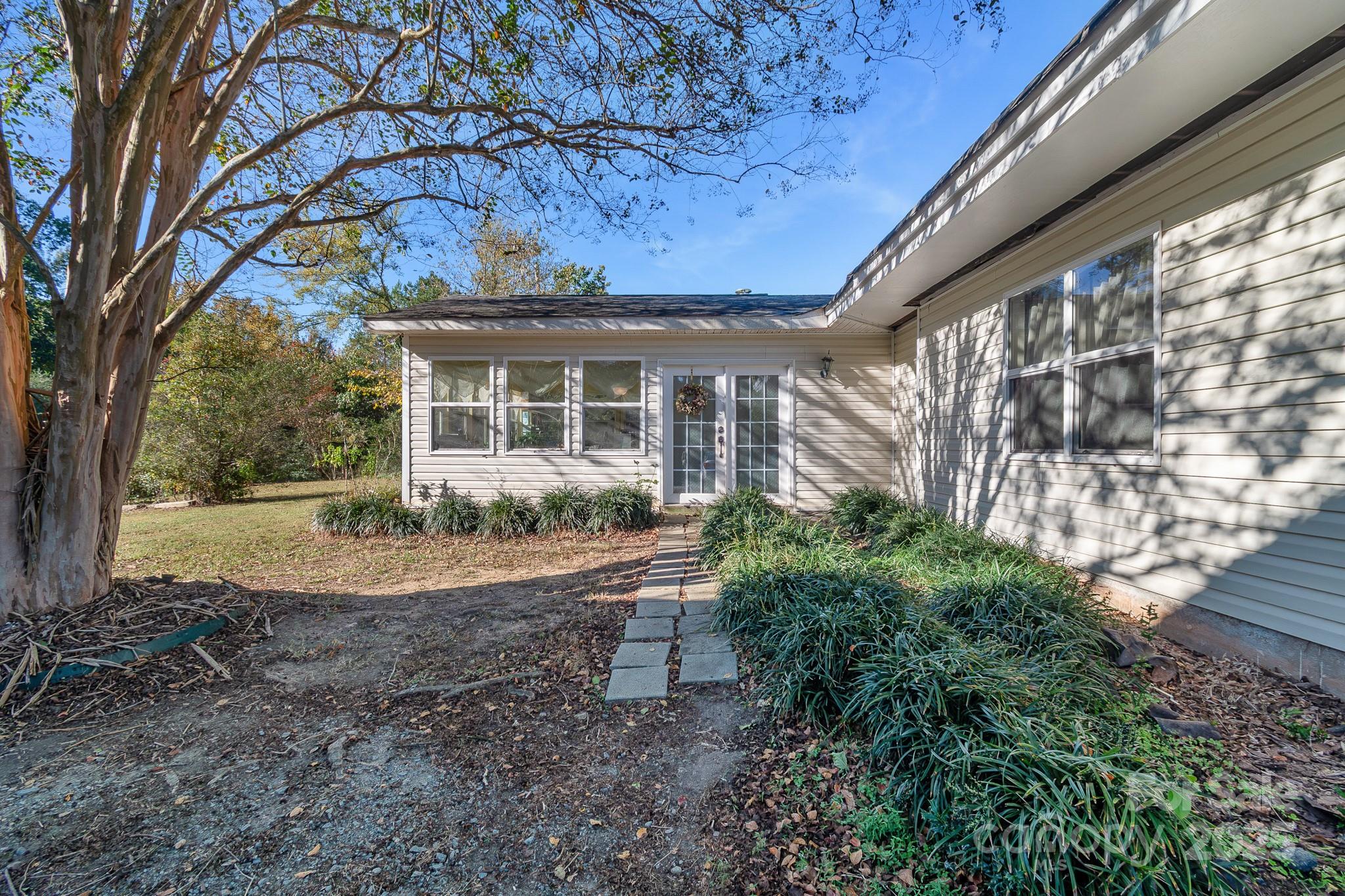 1115 Jamestowne Drive