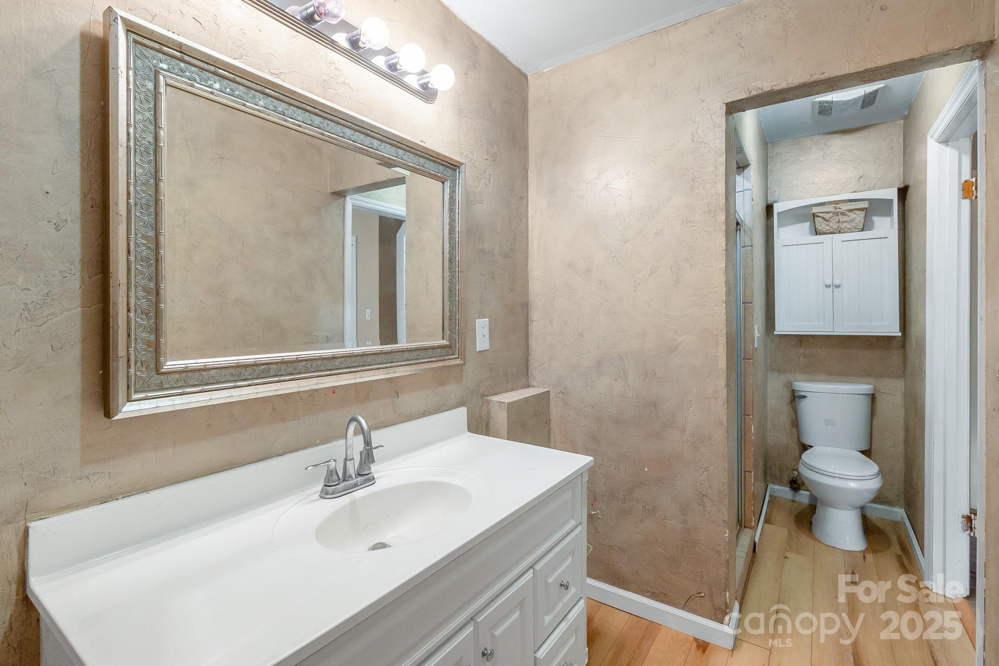 1115 Jamestowne Drive