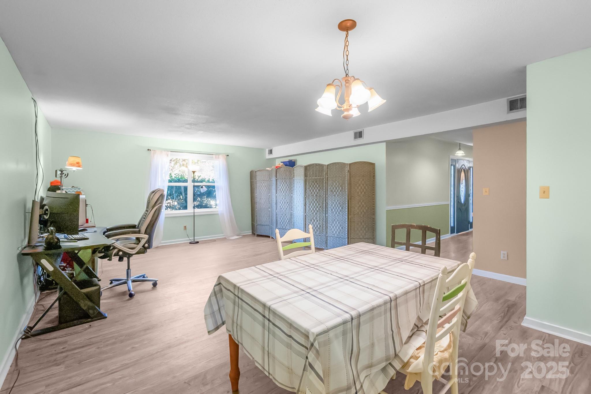 1115 Jamestowne Drive