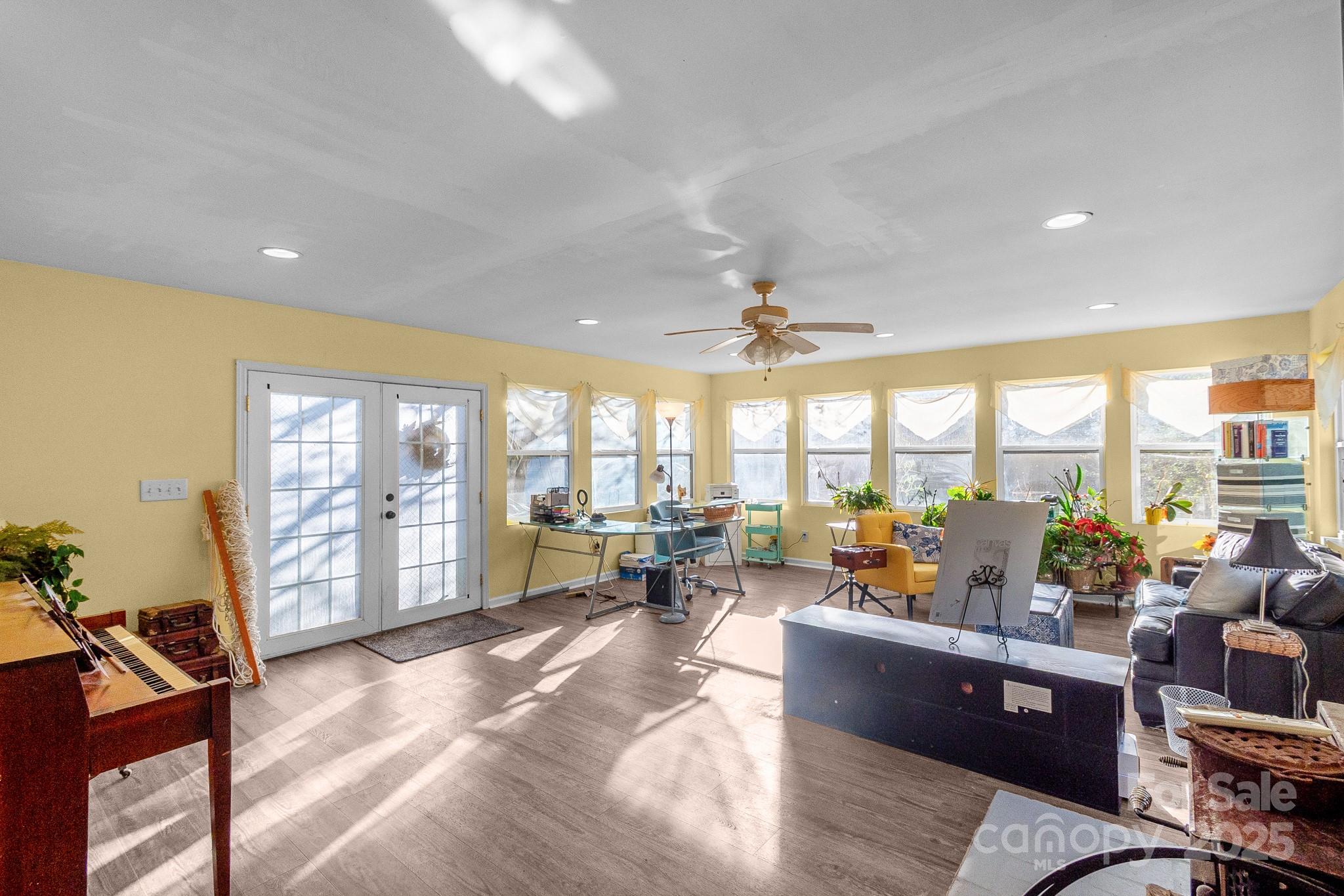 1115 Jamestowne Drive