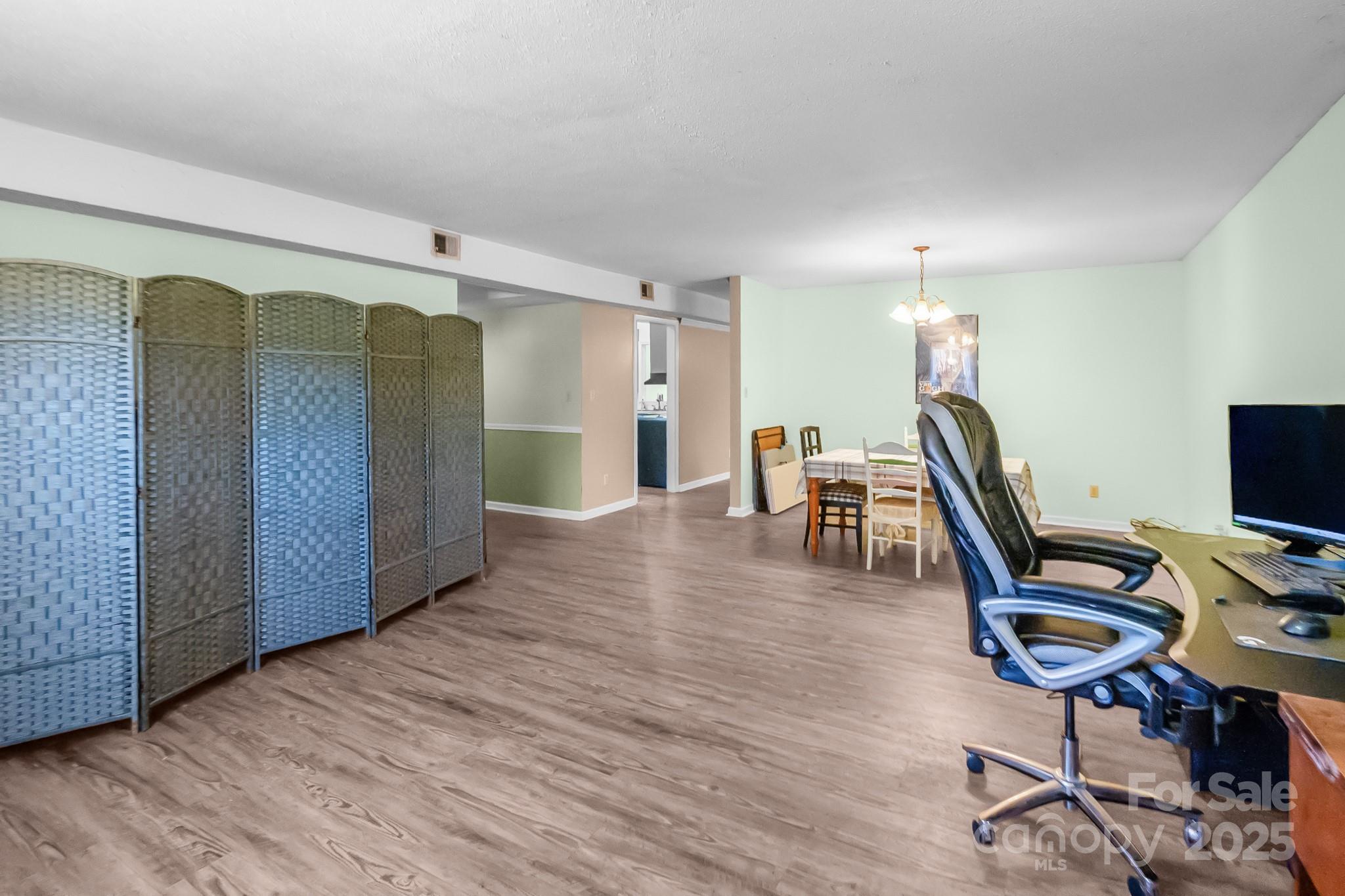 1115 Jamestowne Drive