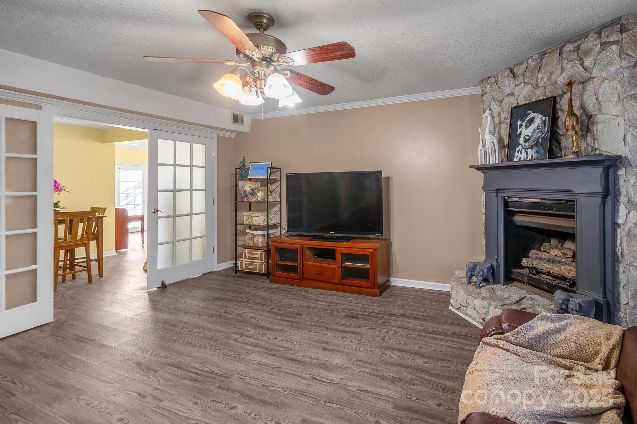 1115 Jamestowne Drive