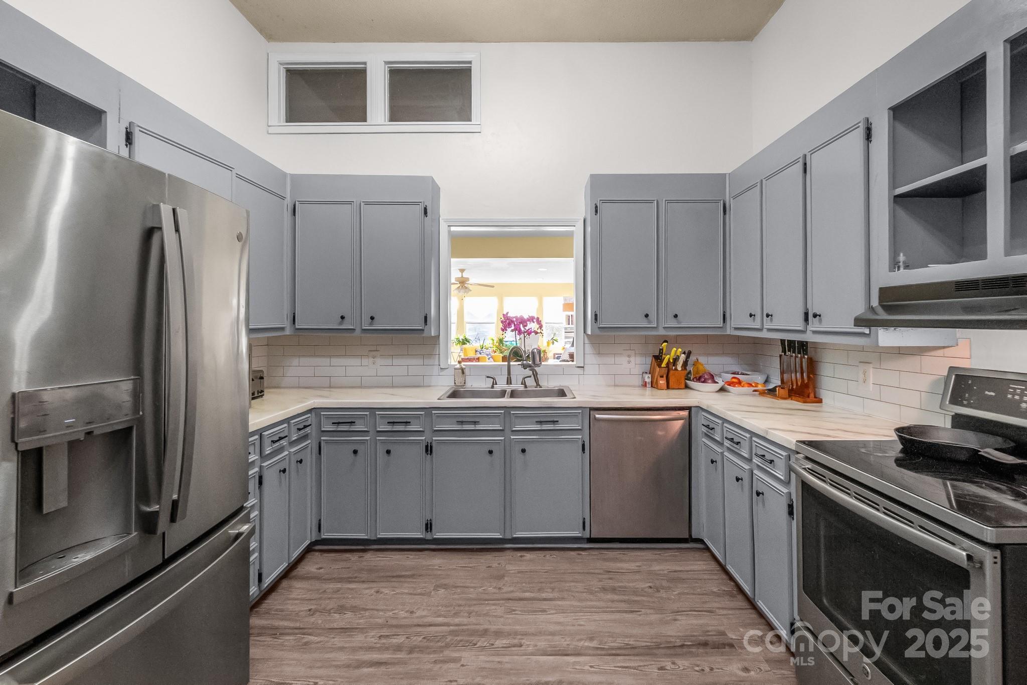 1115 Jamestowne Drive