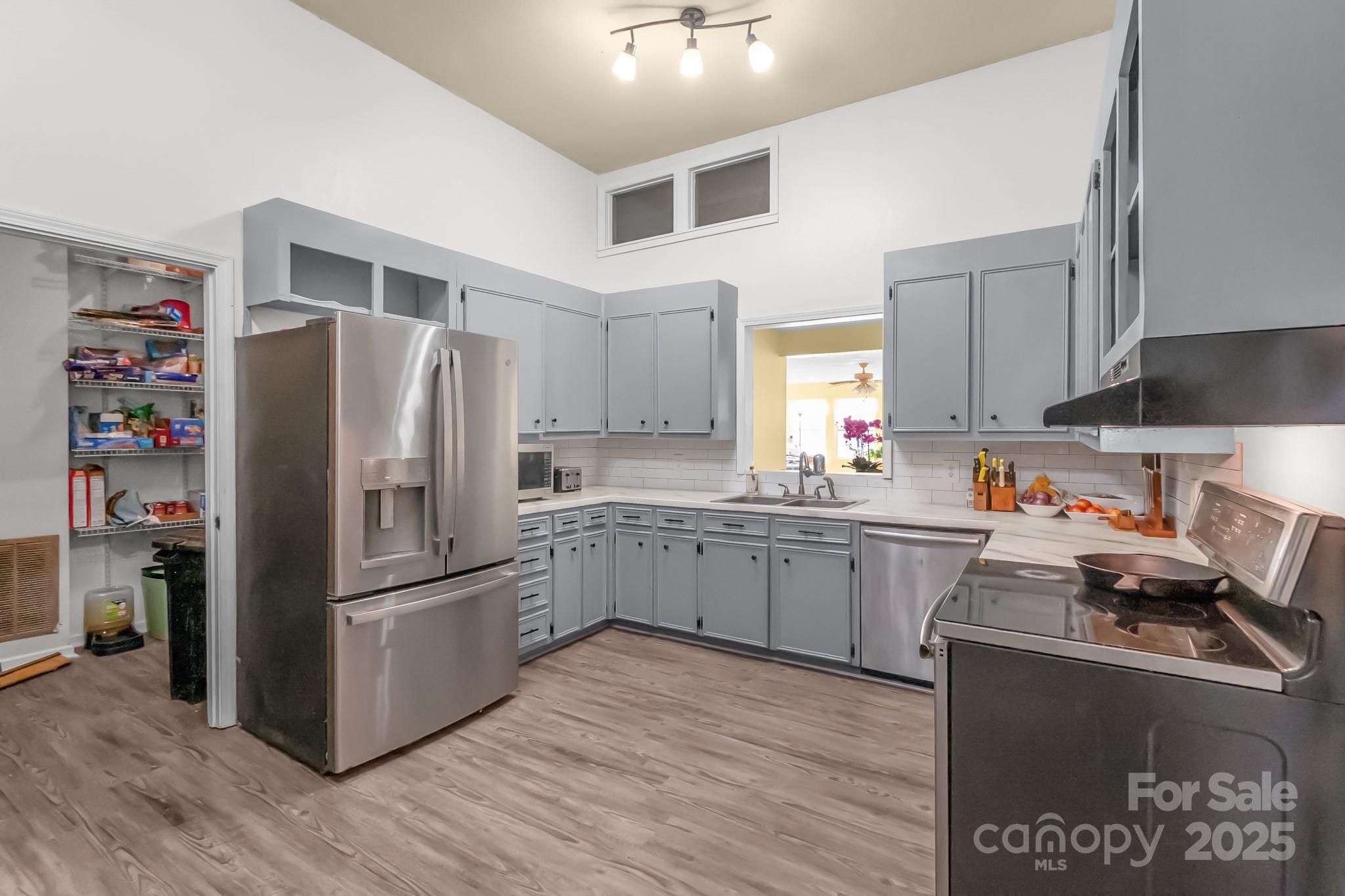 1115 Jamestowne Drive