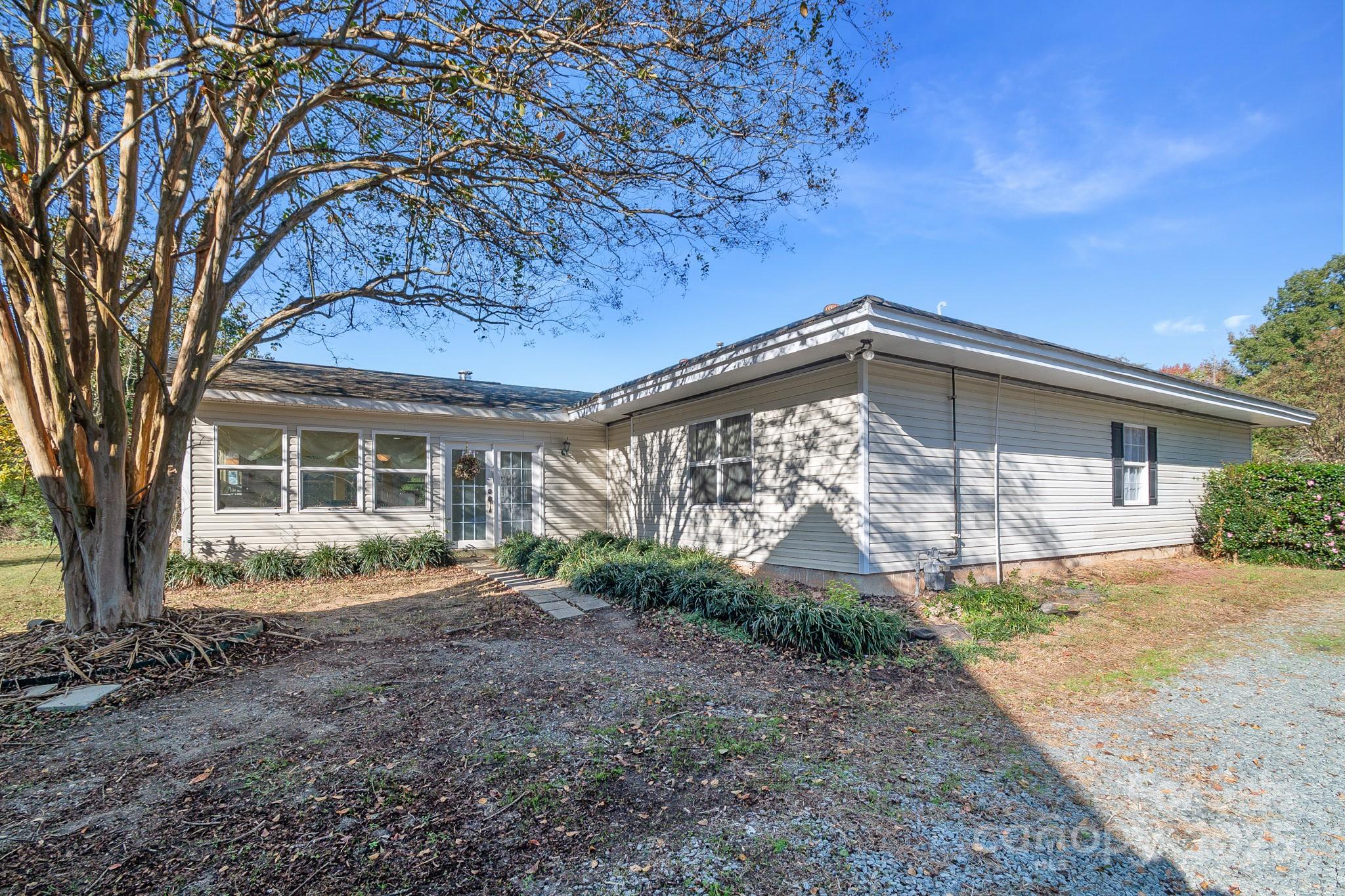 1115 Jamestowne Drive