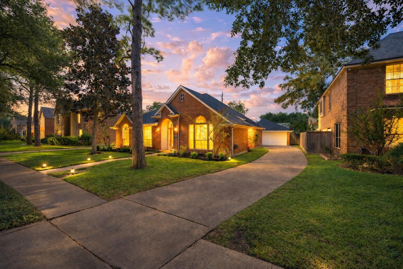 3311 Richland Dr