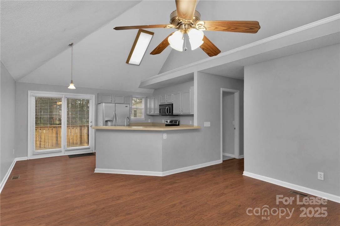 1063 Stirrup Place NW