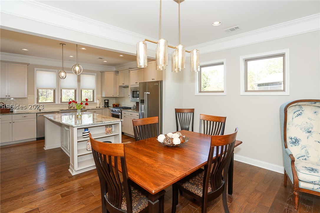 1037 Gleneagle Court