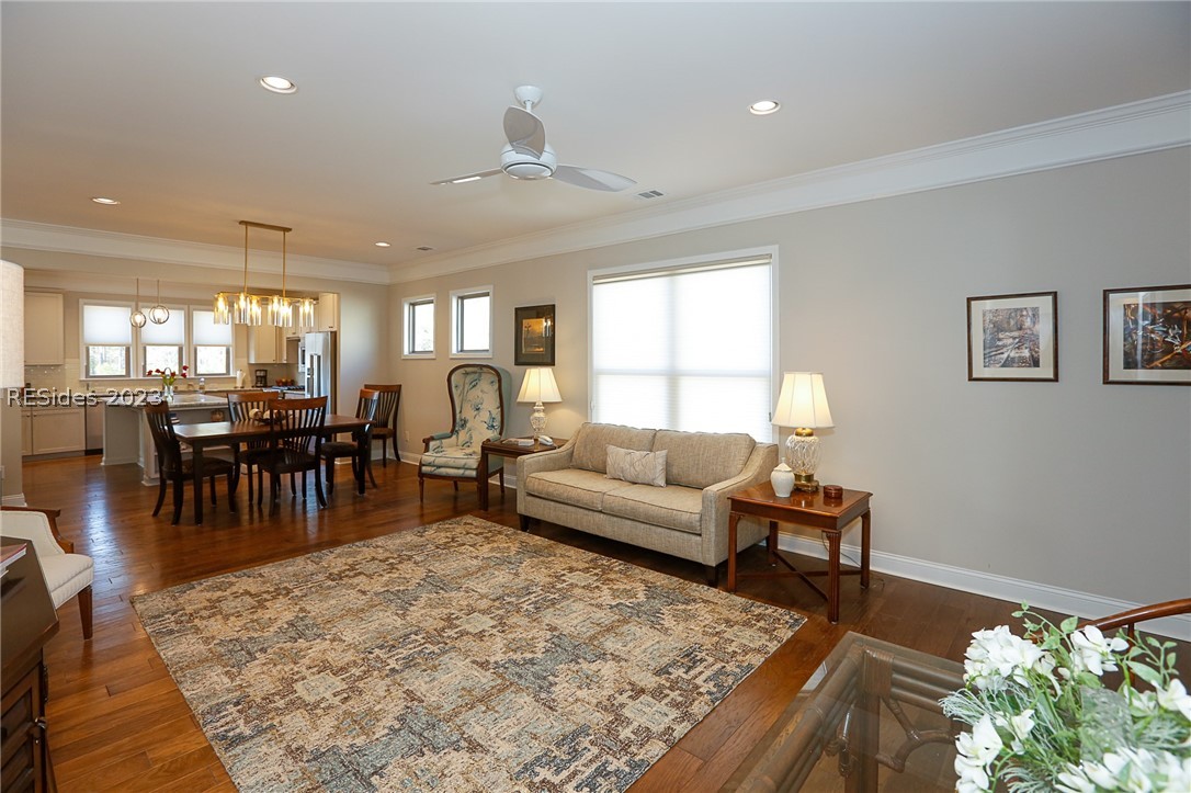 1037 Gleneagle Court