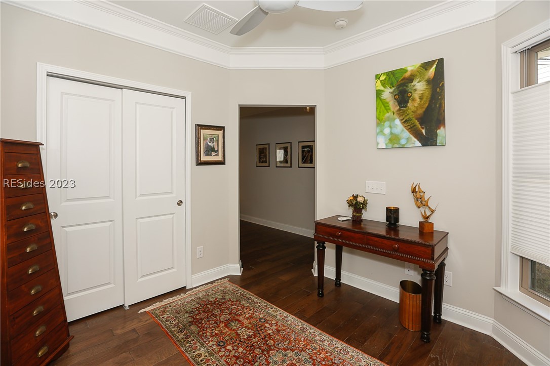 1037 Gleneagle Court