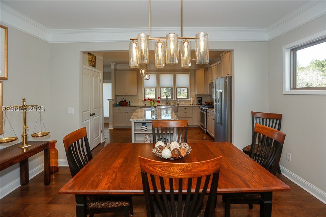 1037 Gleneagle Court