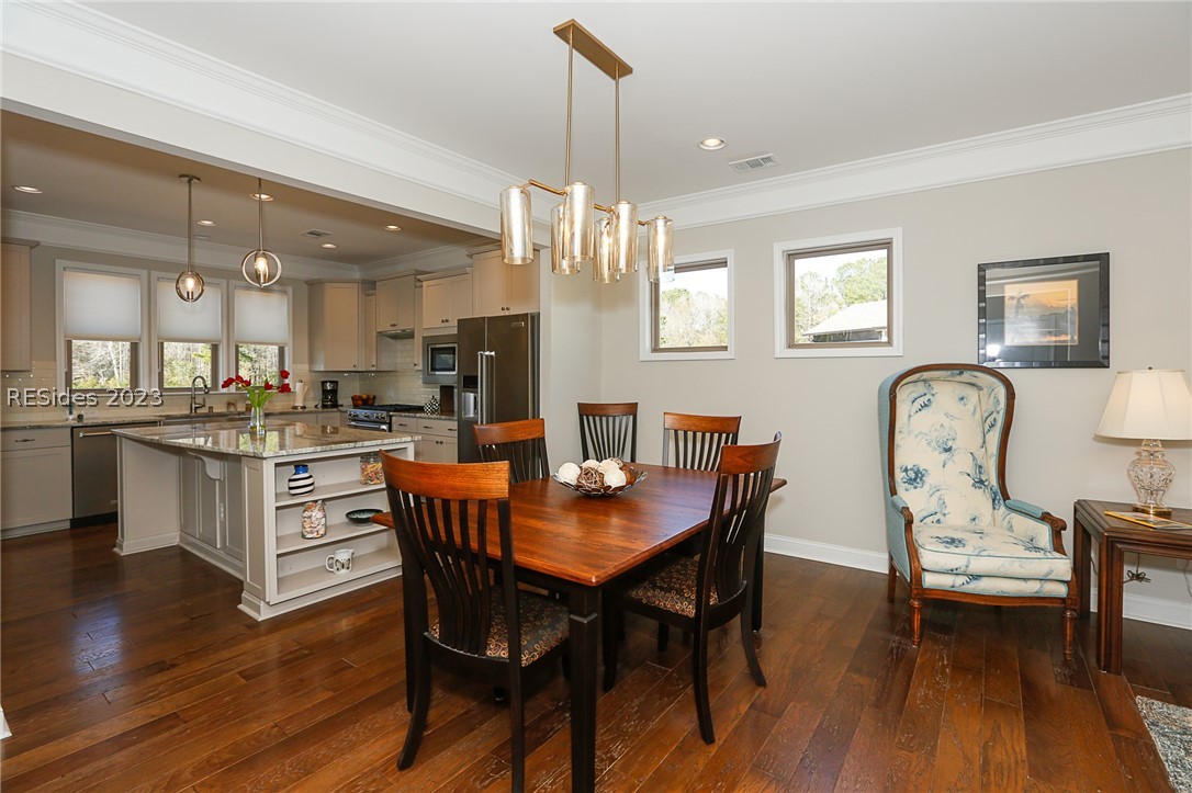 1037 Gleneagle Court