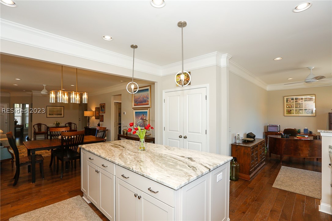 1037 Gleneagle Court