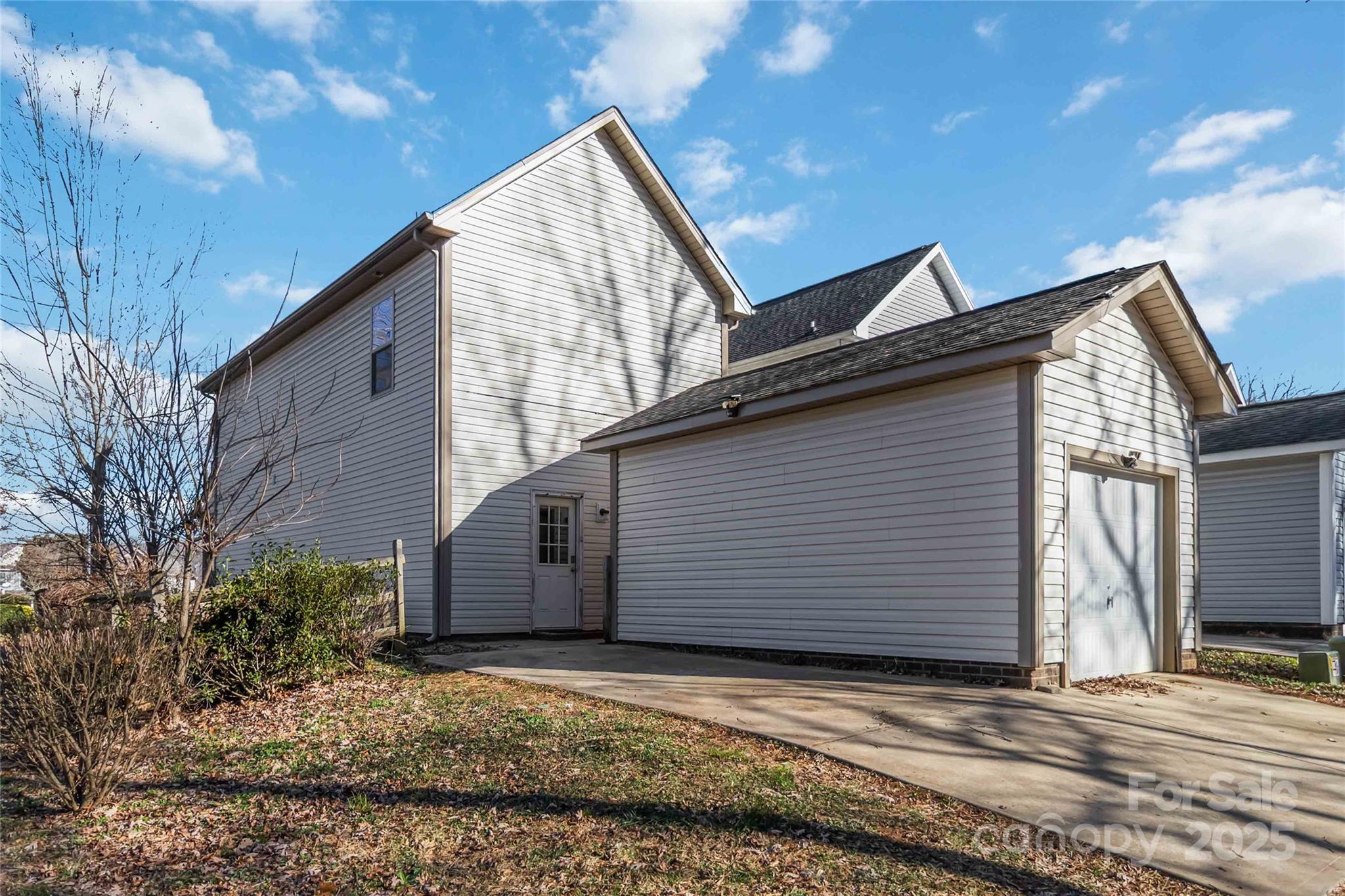 7022 Mclothian Lane