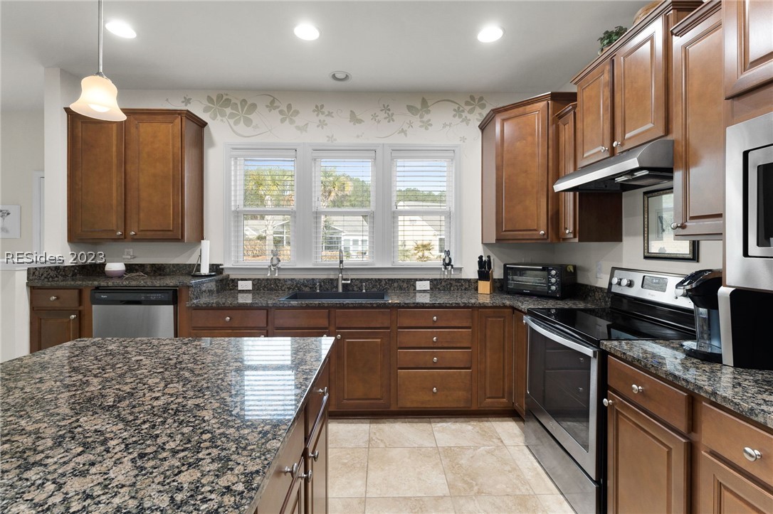 380 Heathwood Drive