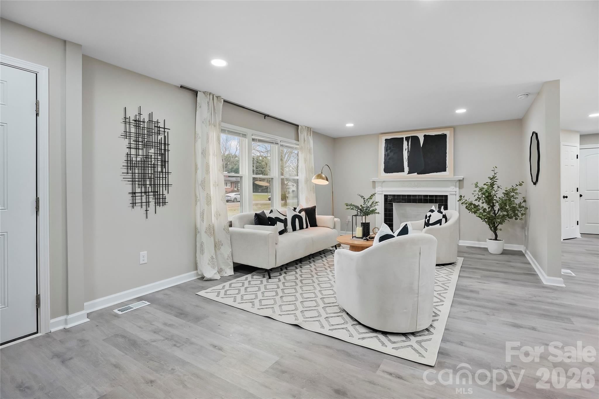 824 Kentberry Drive
