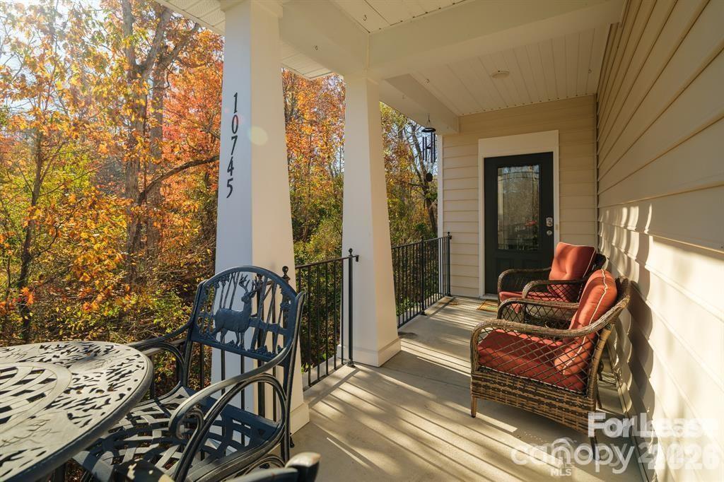 10745 Sapphire Trail