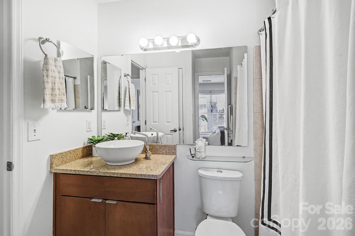 525 N Graham Street Unit: 3B