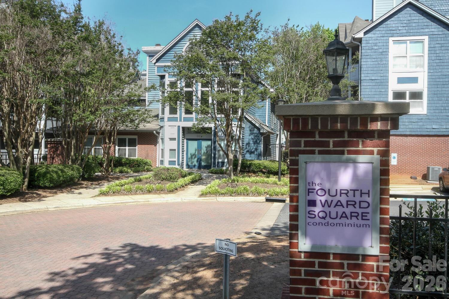 525 N Graham Street Unit: 3B