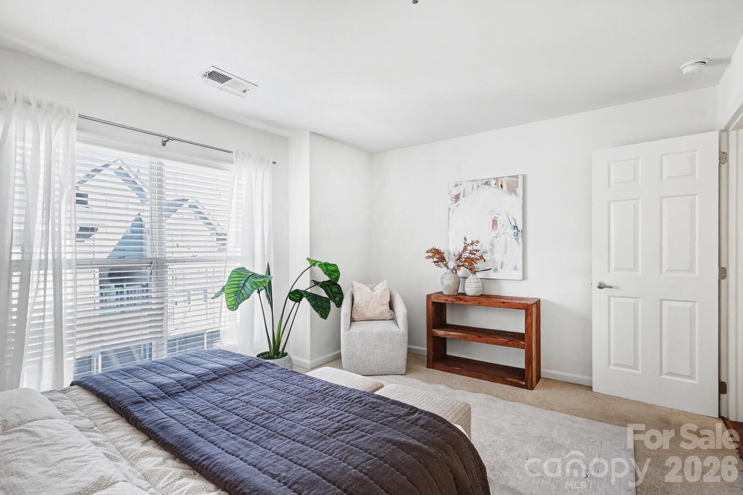 525 N Graham Street Unit: 3B