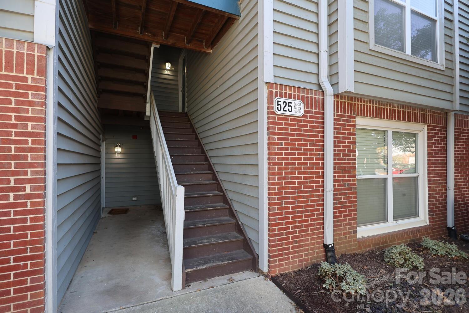 525 N Graham Street Unit: 3B