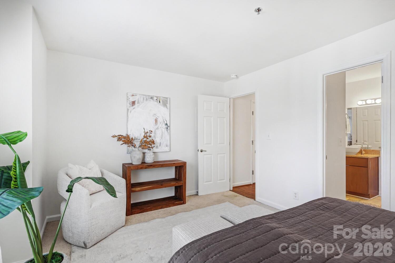 525 N Graham Street Unit: 3B