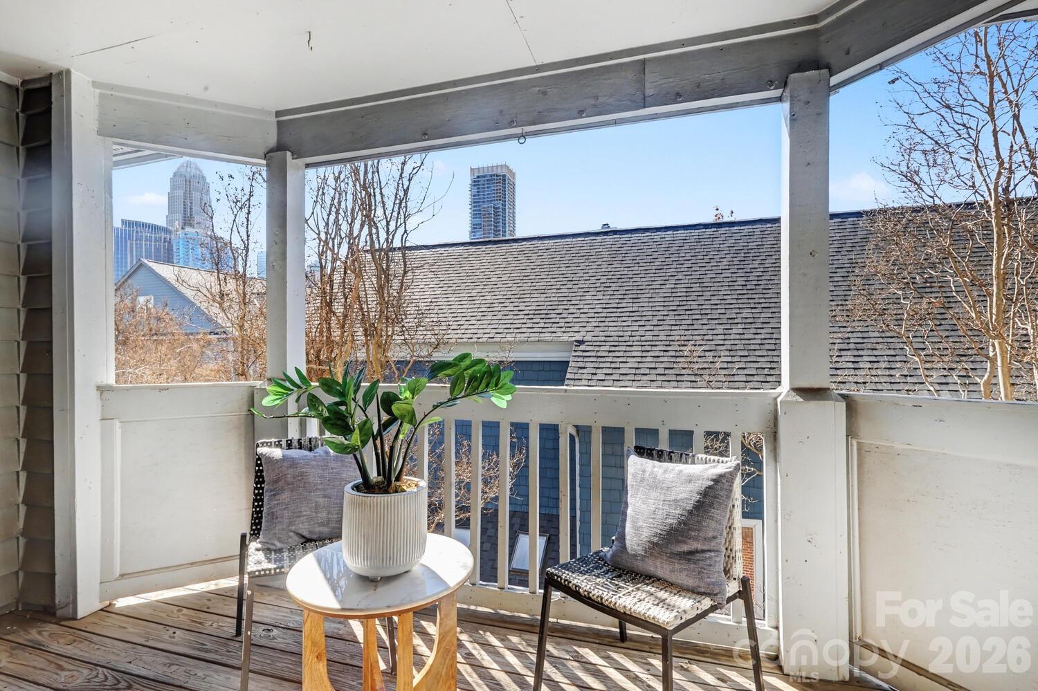 525 N Graham Street Unit: 3B