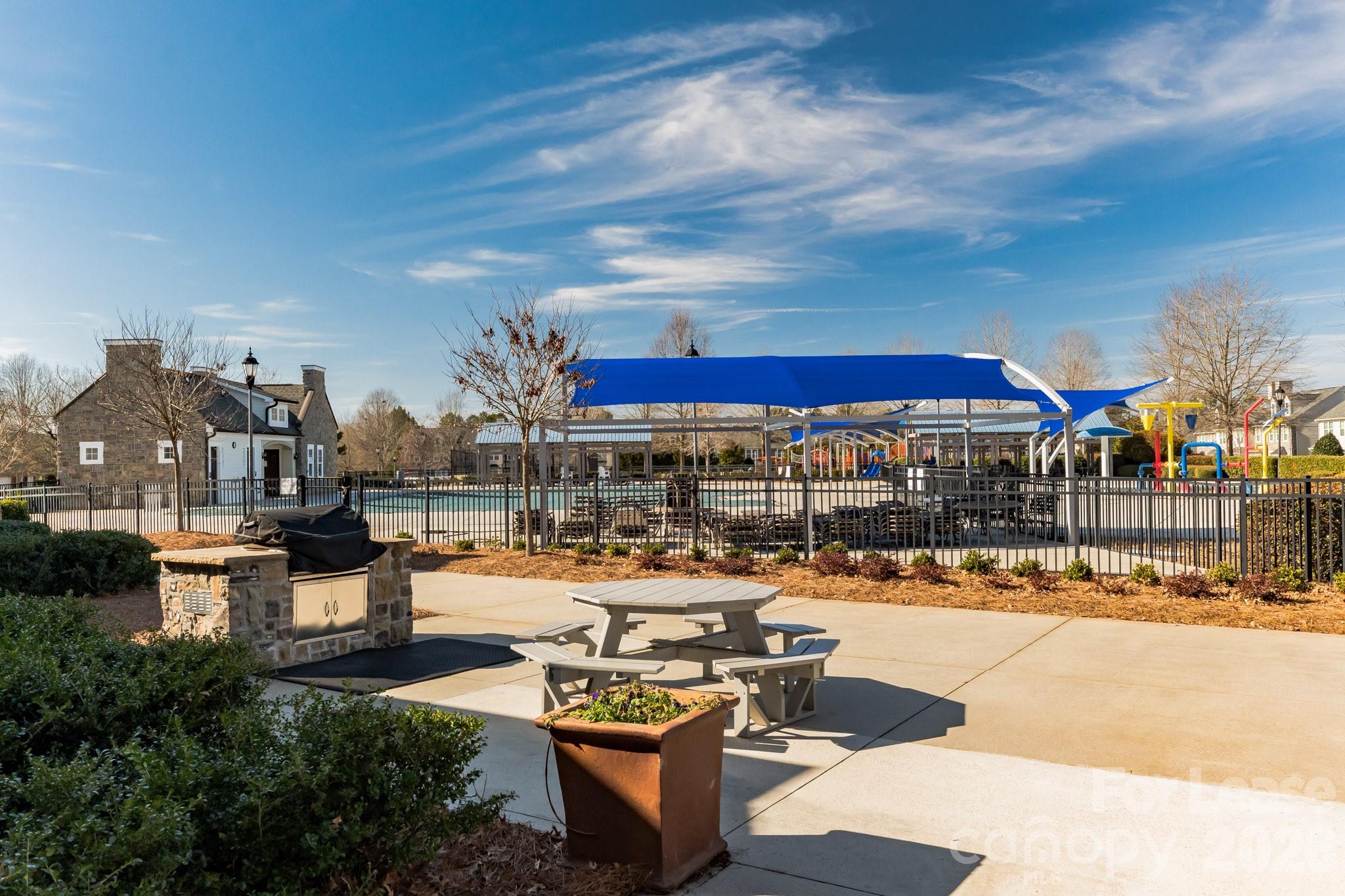 5826 Castlecove Road