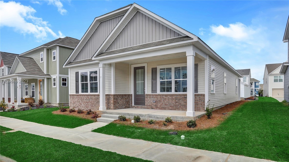 6 Whispering Oaks Circle