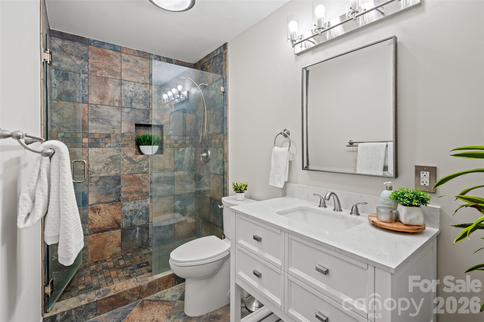 17811 Half Moon Lane