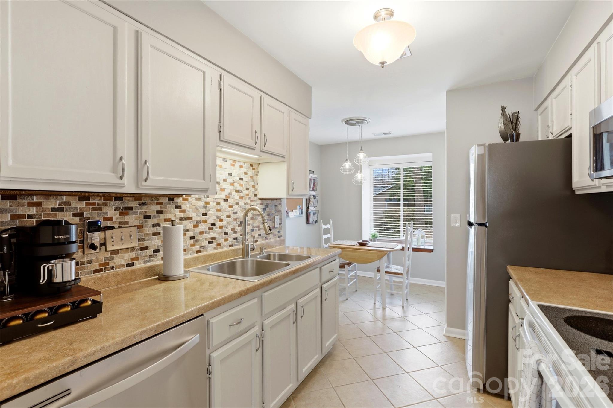 910 Sardis Cove Drive