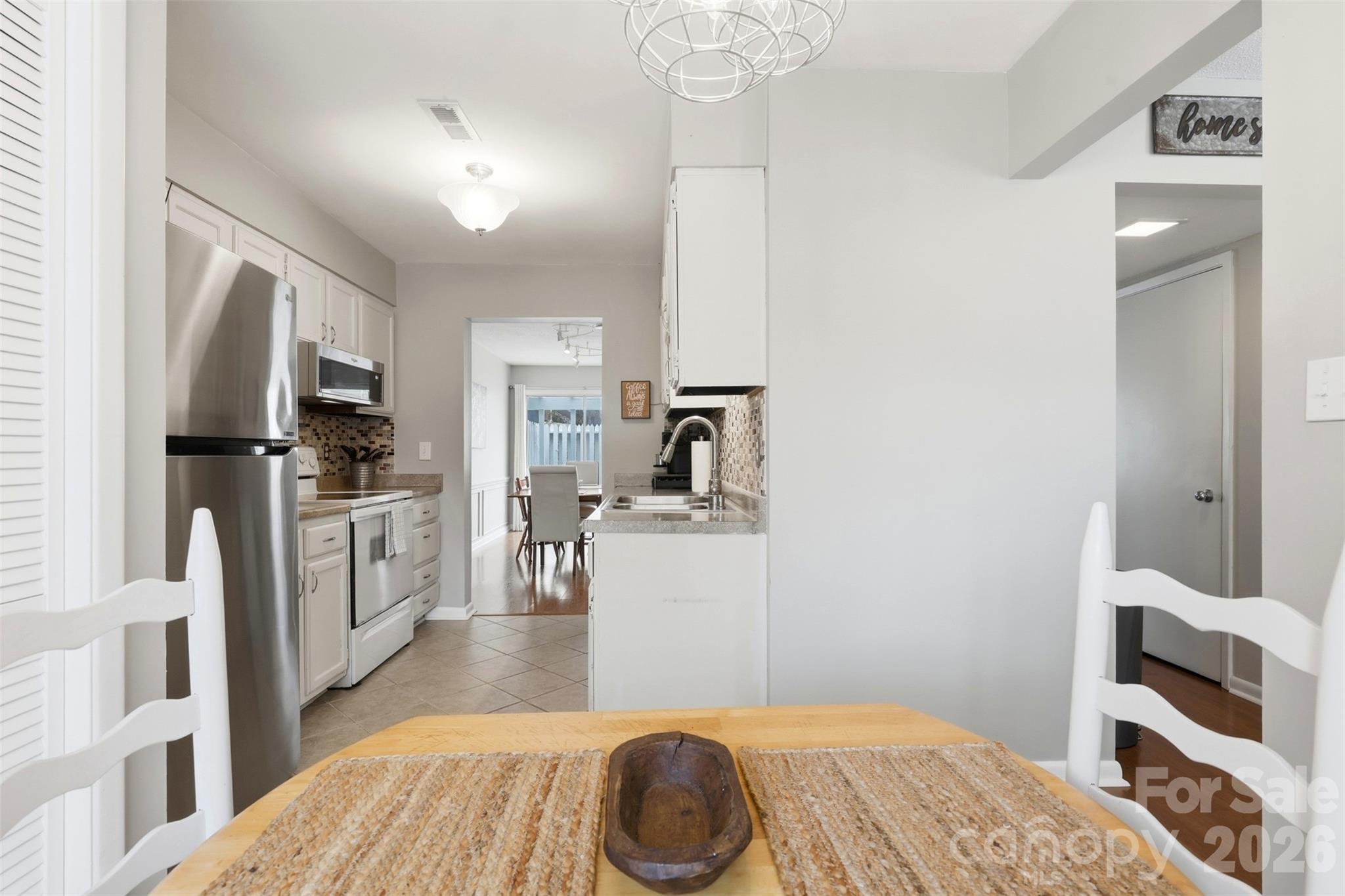 910 Sardis Cove Drive