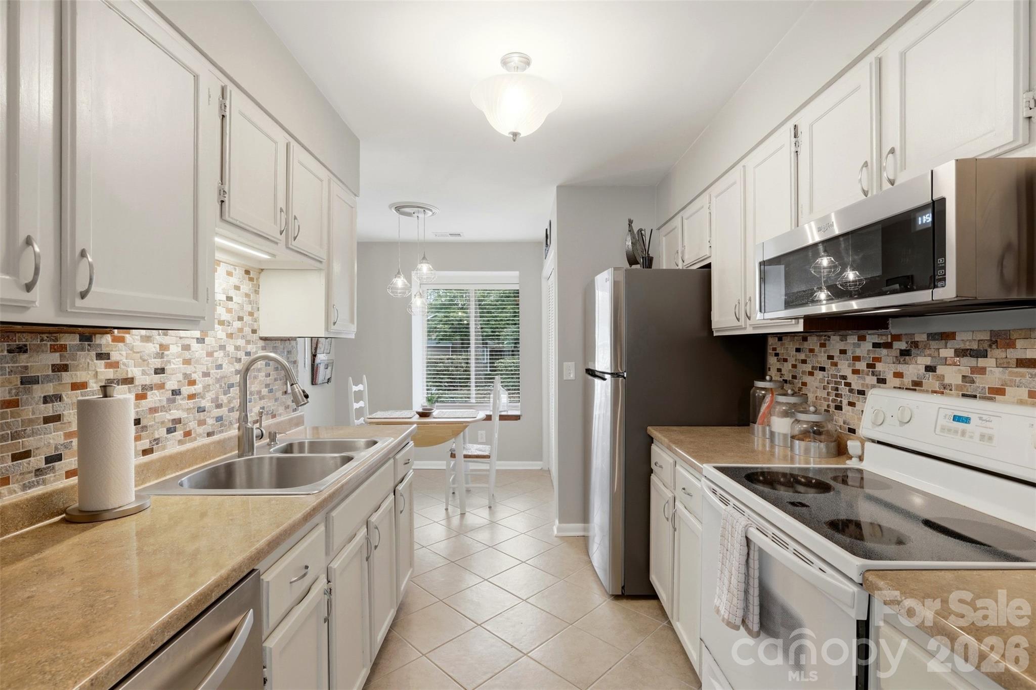 910 Sardis Cove Drive