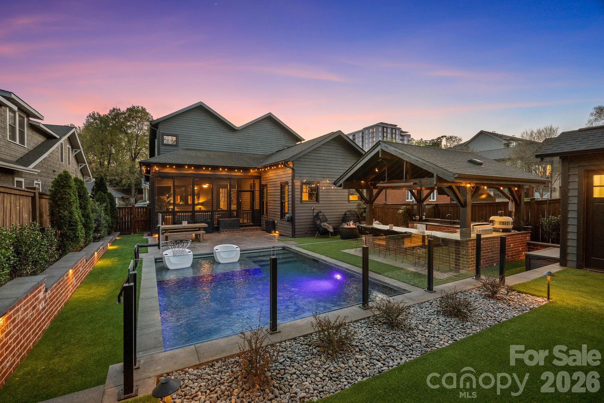 405 E Tremont Avenue