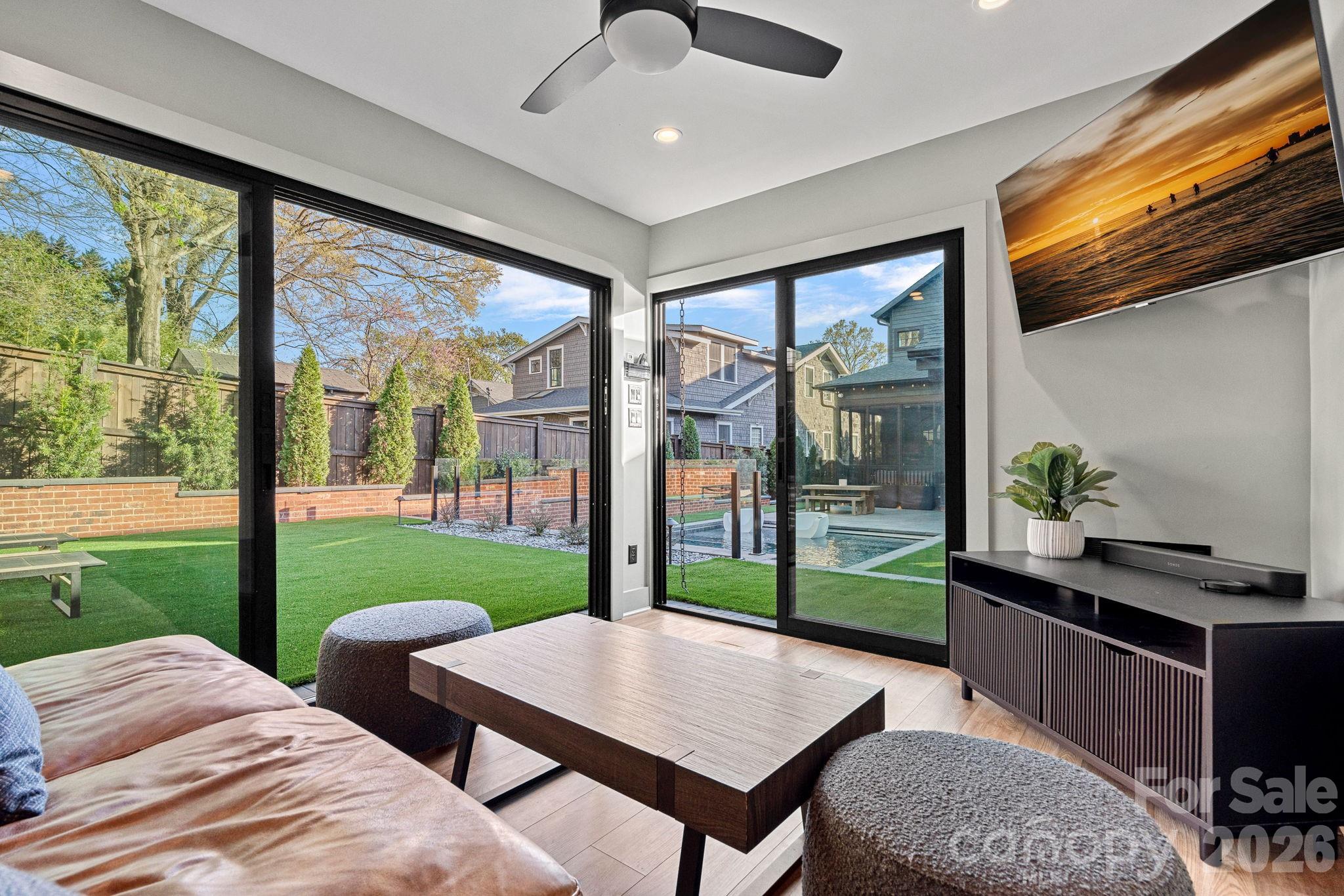 405 E Tremont Avenue